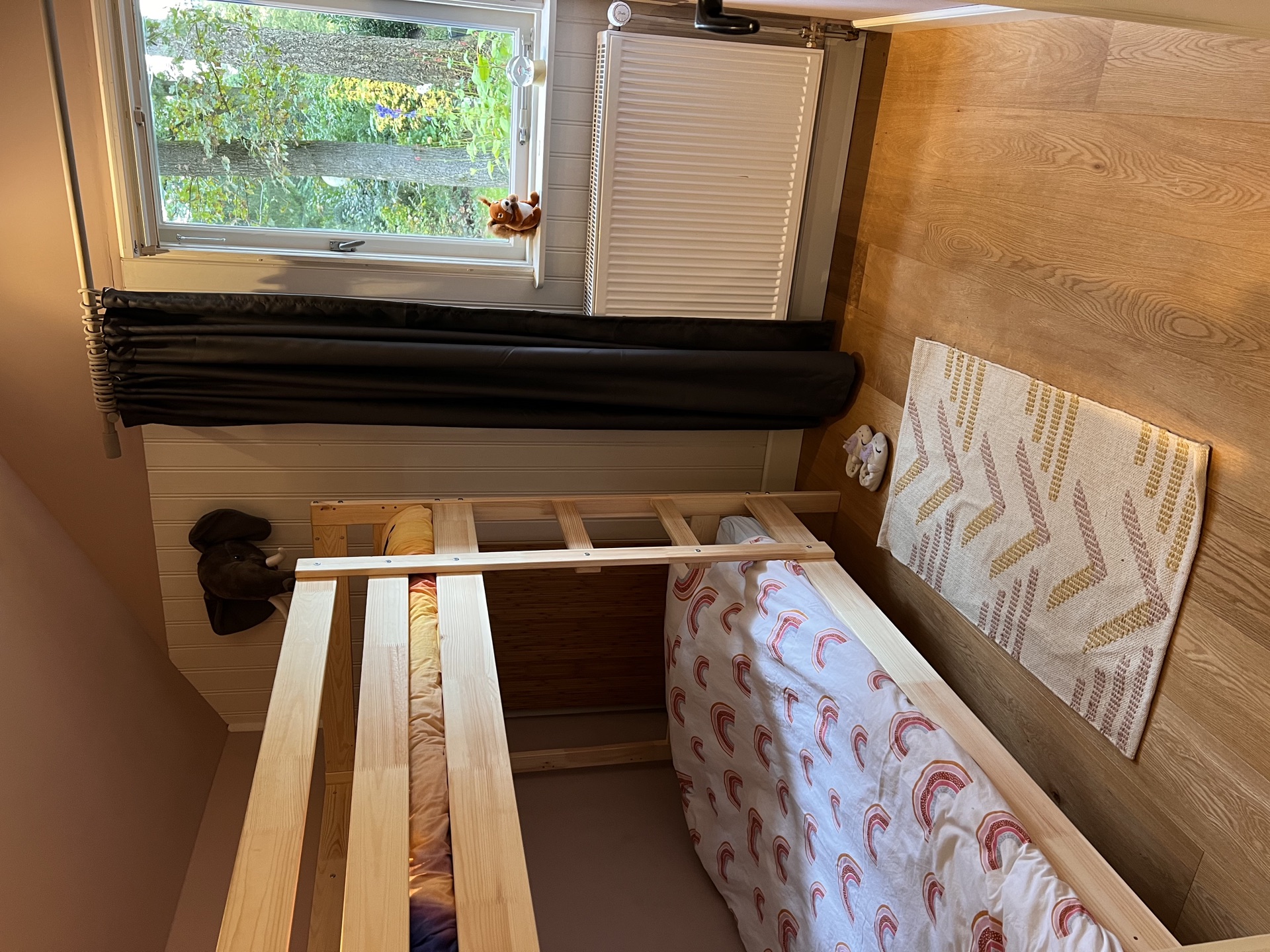 Kinderslaapkamer met stapelbed